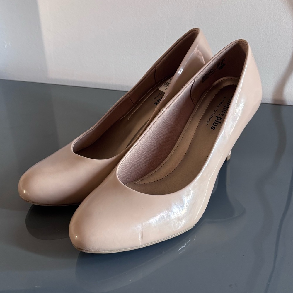 comfort plus by Predictions Nude Patent Round-Toe Heels